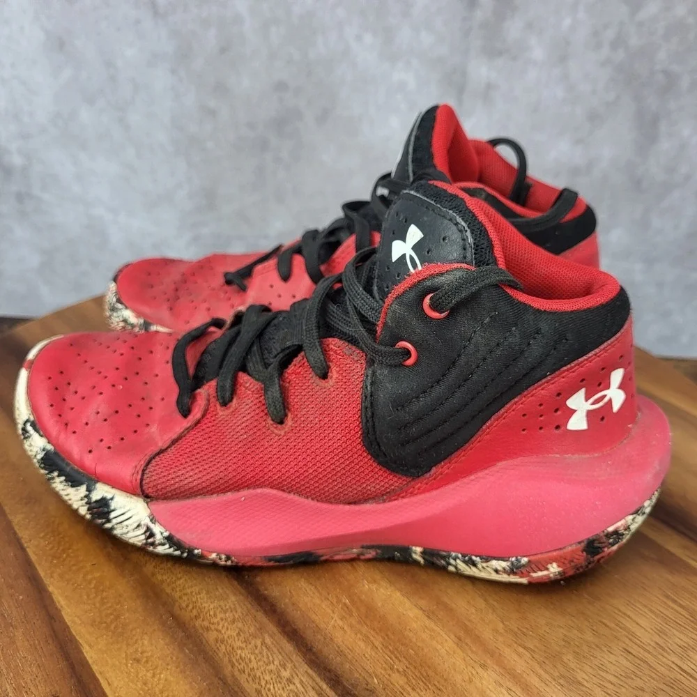 Under Armour Basketball‎ Shoes Boys 4Y Red Perforated Sneakers 3024794-600